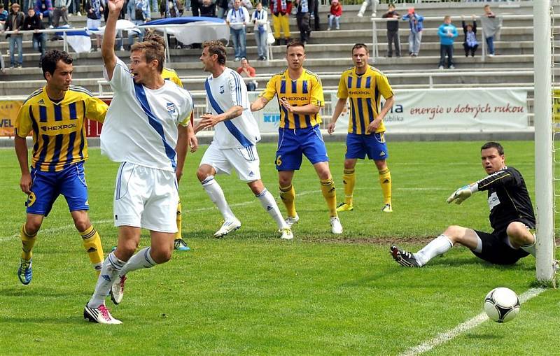 Třetiligoví fotbalisté Frýdku-Místku zdolali v domácím prostředí Uničov 2:0.