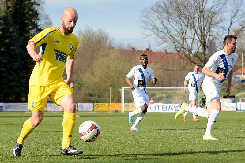 Varnsdorf (ve žlutém Zbrožek) porazil Frýdek-Místek 1:0.