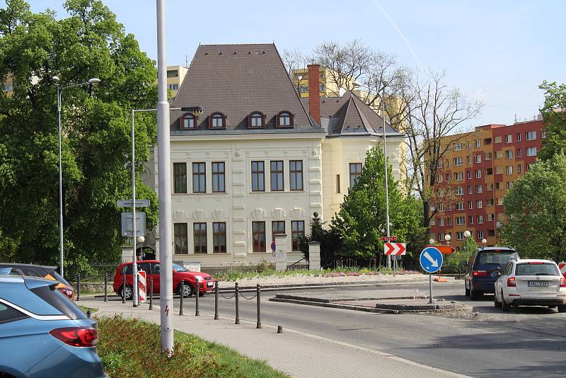 Komplikovaná situace čeká motoristy také na silnici II/477 na výpadovce na Staré Město.