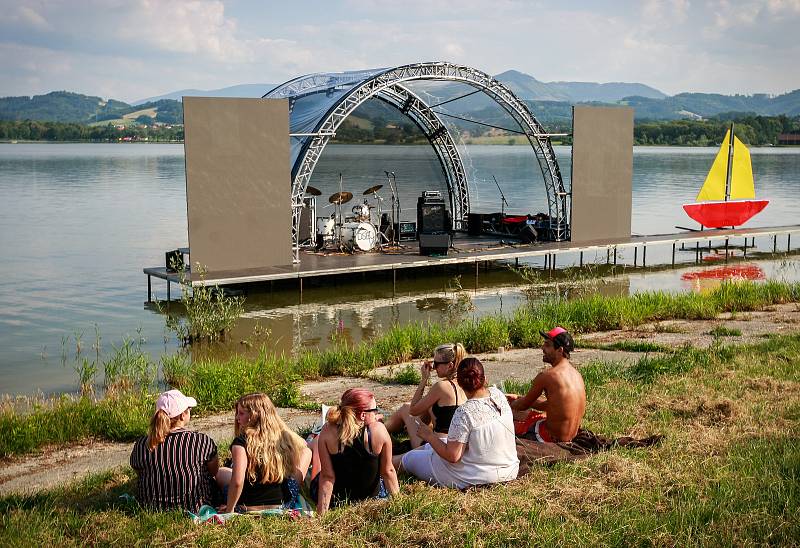 Sweetsen fest na Olešné.