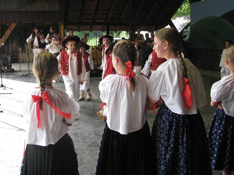 Mezinárodní folklorní setkání Gorolski święto hostil tradičně Jablunkov. V pořadí 63. ročníku akce přálo počasí, do města se během třídenní akce sjely tisíce lidí.