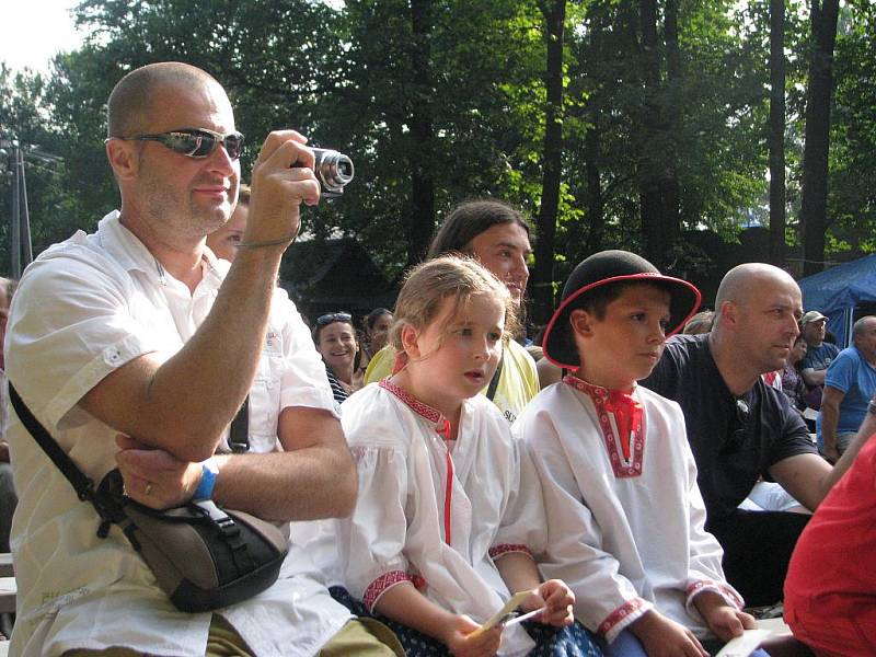 Mezinárodní folklorní setkání Gorolski święto hostil tradičně Jablunkov. V pořadí 63. ročníku akce přálo počasí, do města se během třídenní akce sjely tisíce lidí.