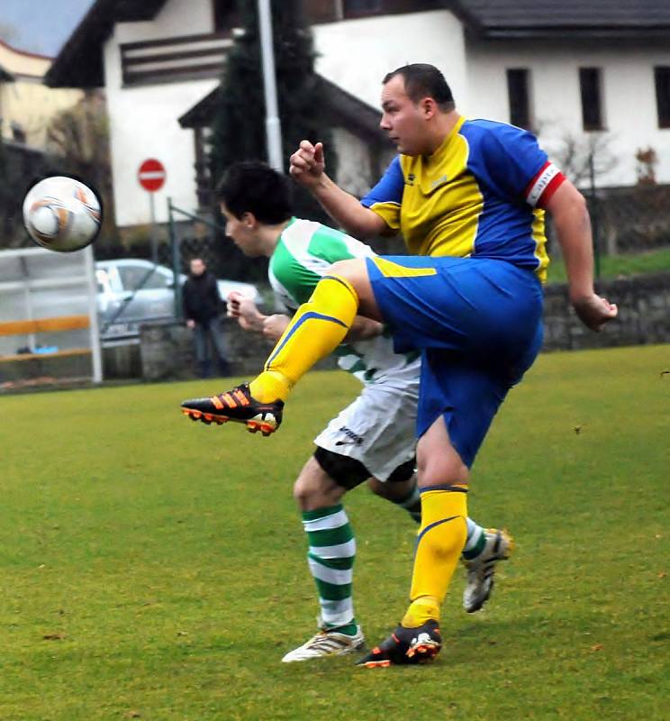 V chladném počasí zdolali Čeladenští tým Stonavy 3:1. 