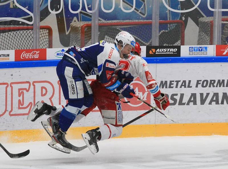 Hokejisté Komety hostili ve čtvrtém čtvrfinále play-off Třinec.