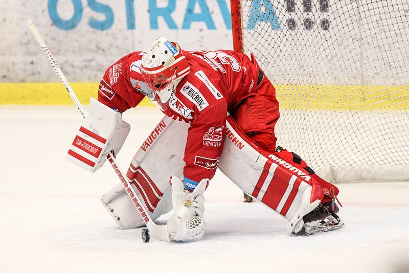 Utkání 47. kola hokejové extraligy: HC Vítkovice Ridera - HC Oceláři Třinec, 22. února 2019 v Ostravě. Na snímku brankář Třince Šimon Hrubec.