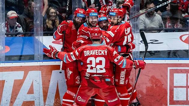 Hokejisté Třince vstoupili do finálové série play-off extraligy s Pardubicemi výhrou 2:1 na ledě Dynama.