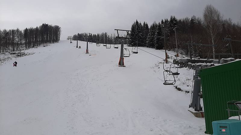 Snímky z výletu na Kamenitý, Horský hotel Kozubová a sjezdovka Armáda v Dolní Lomné.