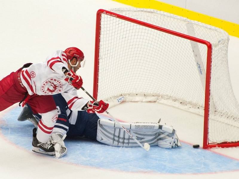 Přátelský hokejový zápas mezi HC Oceláři Třinec a Bílí Tygři Liberec v nové Werk aréně. 