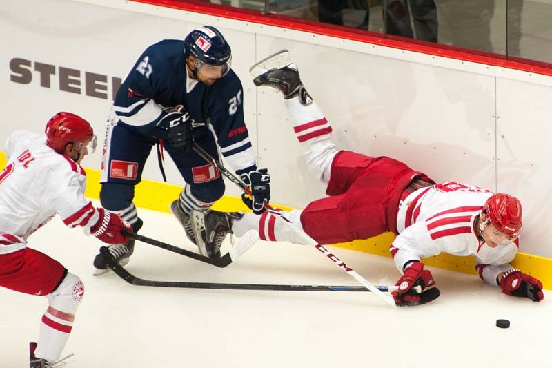 Přátelský hokejový zápas mezi HC Oceláři Třinec a Bílí Tygři Liberec v nové Werk aréně. 