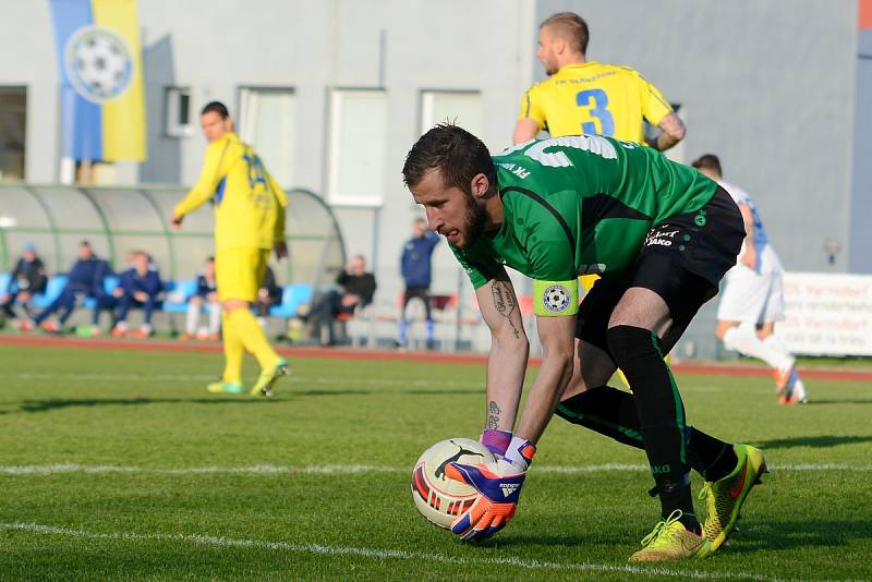 Varnsdorf (ve žlutém Zbrožek) porazil Frýdek-Místek 1:0.