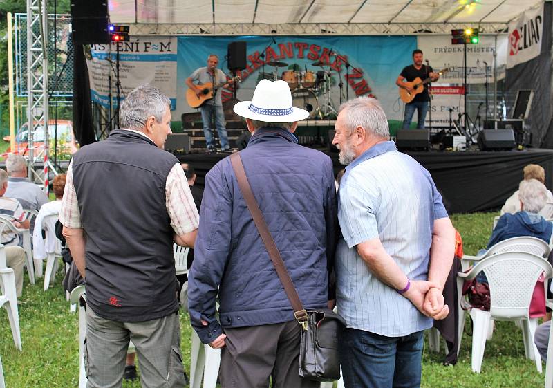 Už celkem 22. ročník festivalu Muzikantské žně přilákal do areálu Sokolíku ve Frýdku-Místku stovky návštěvníků.