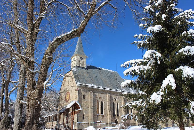 Kostel sv. Jindřicha. Archiv obce Staré Hamry