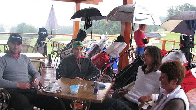Na golfový turnaj Moravia Cup 2014 v Ostravici se sjeli špičkoví golfisté z různých zemí světa. Akce byla součástí osmidílné série Czech PGA Tour. Závěr turnaje v pondělí poznamenalo deštivé počasí.