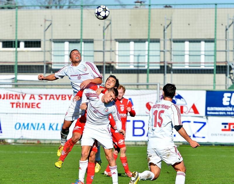 Soužení třineckých fotbalistů na vlastním trávníku nebere konce. Prohráli na něm už čtvrté střetnutí, v souboji tabulkových sousedů nestačili na Pardubice.  