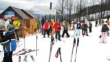 V Mostech u Jablunkova zahájili poslední listopadový víkend lyžařskou sezonu 2008/2009.