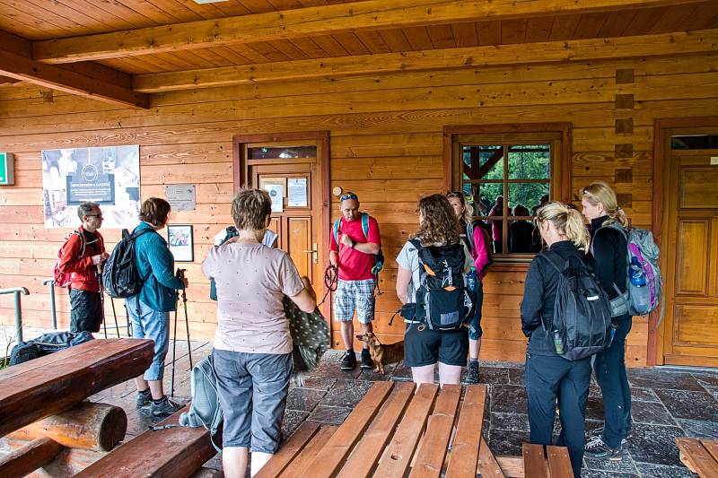 Prales Mionší leží v Těšínských Beskydech u obce Dolní Lomná na Frýdecko-Místecku a patří mezi nejzachovalejší svého druhu.