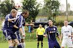 Velice důležité vítězství vybojovali o víkendu divizní fotbalisté Lískovce na domácí půdě proti Mohelnici. LÍSKOVEC – MOHELNICE 5:4 (2:1)