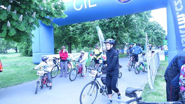 Ve Frýdku-Místku se v sobotu ráno u přehrady Olešná už počtvrté za sebou setkali cyklisté z širokého okolí.