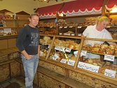 Jaroslav Kmošťák musel podle svých slov po otevření Frýdy uzavřít dvě pobočky pekárny.