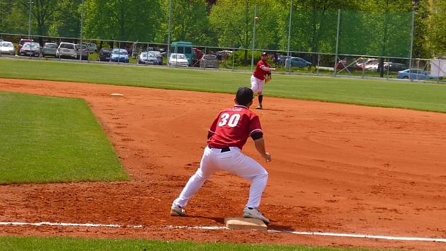 Souhra frýdecko-místeckých baseballistů Ondřeje Gurníka (vzadu) a Daniela Lapiše. 