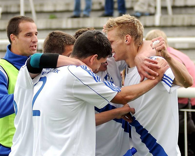 Třetiligoví fotbalisté Frýdku-Místku zdolali v domácím prostředí Uničov 2:0.