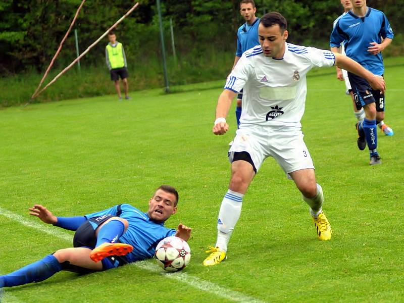 Lískovec si na domácím trávníku poradil díky dvěma gólům Mariána Kovaříka s Otrokovicemi 2:0.