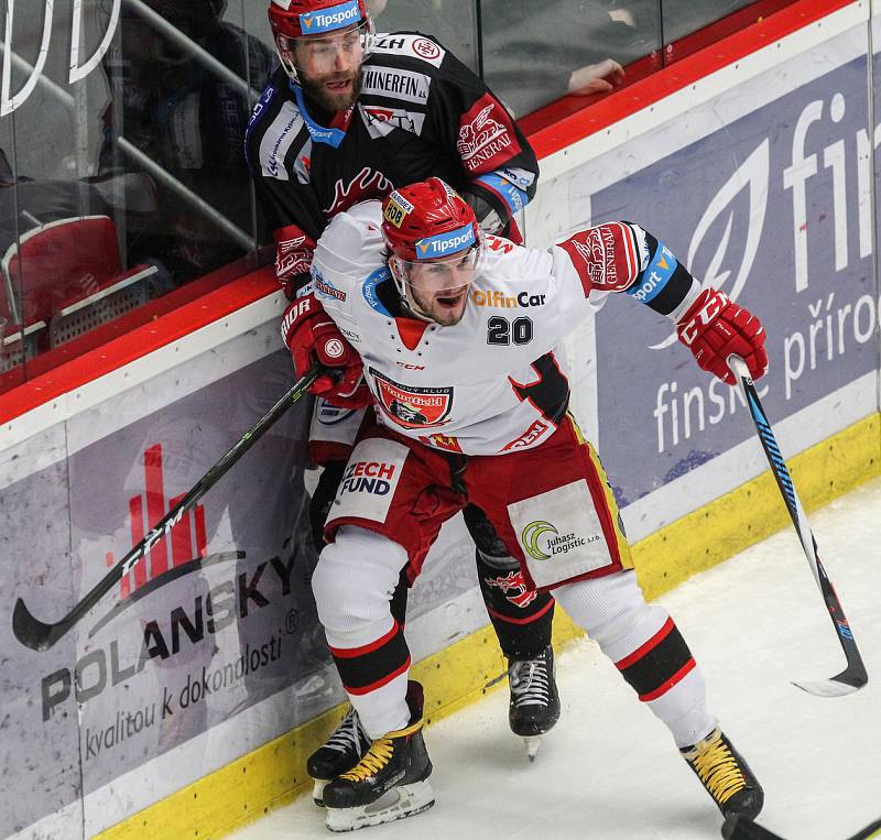 Třinec - Hradec Králové. Semifinále play-off.