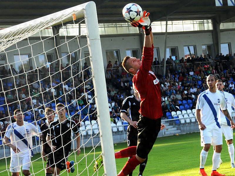 Fotbalisté Frýdku-Místku porazili na svém stadionu druholigového lídra ze Žižkova 1:0, když jedinou branku utkání vstřelil útočník Matúš.