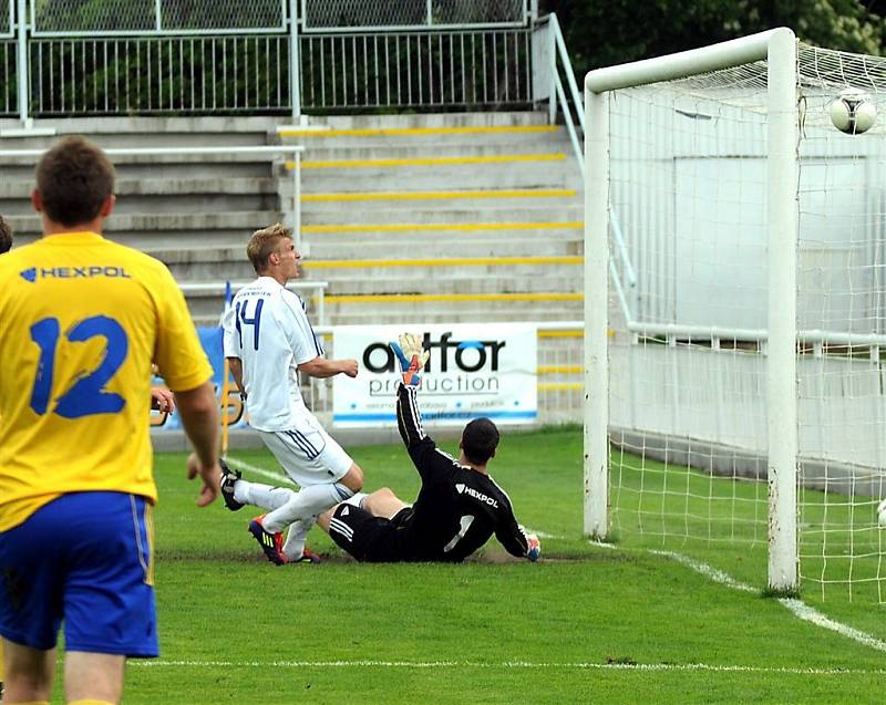 Třetiligoví fotbalisté Frýdku-Místku zdolali v domácím prostředí Uničov 2:0.