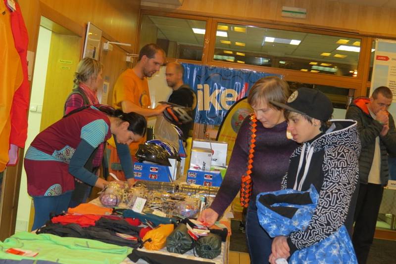 Cyklocetovatelé z různých koutů republiky dorazili do Frýdku-Místku na festival Cyklocestovaní, který do neděle hostí Nová scéna Vlast.