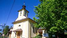 Obec Pazderna na Frýdeckomístecku, 18. května 2022 v obci Pazderná. Zděná kaple, která je zasvěcena sv. Janu Nepomuckému.