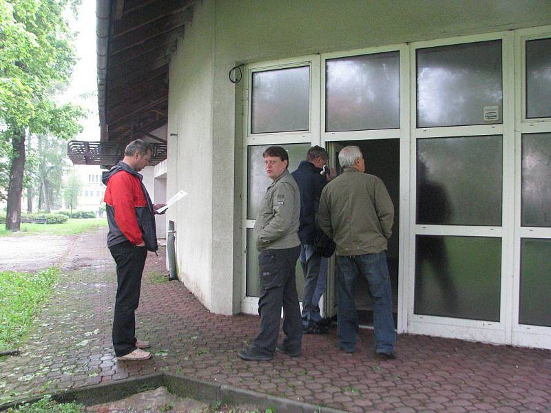 Město Jablunkov v sobotu ráno přebíralo rozestavěný kulturní dům, o který se v minulých letech soudilo.