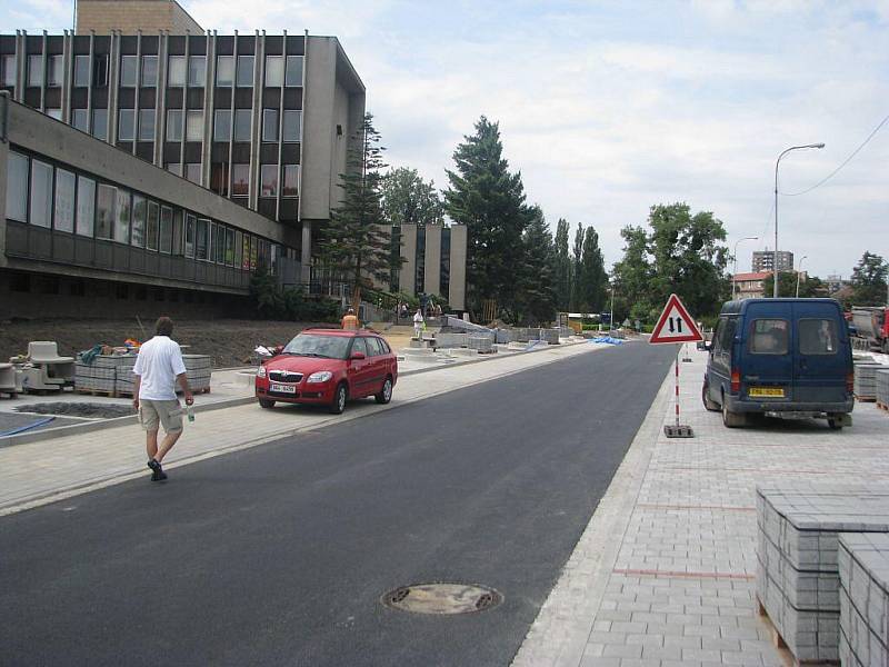 Ulice 8. pěšího pluku v centru Frýdku-Místku prochází revitalizací. Proto zde dochází k dopravním uzavírkám, které se budou postupně podle průběhu stavebních prací posunovat.