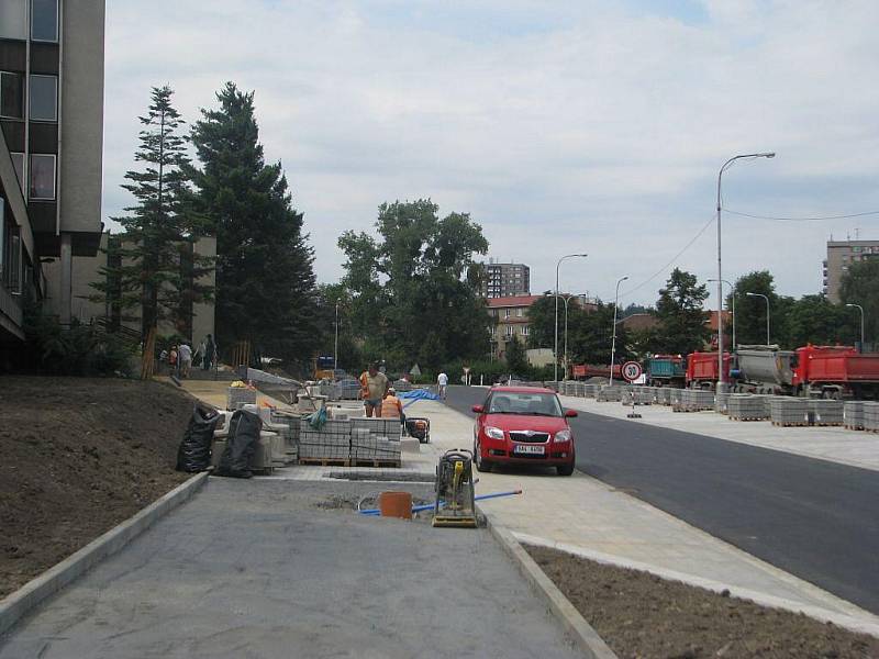 Ulice 8. pěšího pluku v centru Frýdku-Místku prochází revitalizací. Proto zde dochází k dopravním uzavírkám, které se budou postupně podle průběhu stavebních prací posunovat.