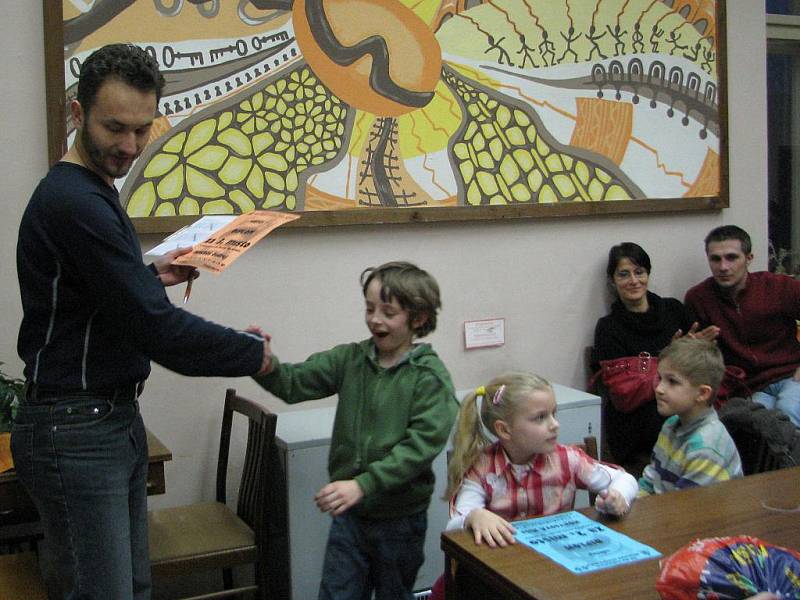 Středisko volného času Klíč ve Frýdku-Místku ožilo během víkendu mladými šachisty, kteří si to znovu rozdali o sladké odměny.