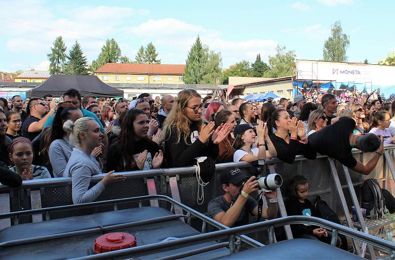 Festival FM City Fest v industriální prostřední bývalých textilních závodů Slezan ve Frýdku-Místku, září 2021.