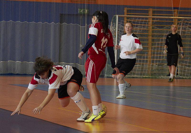 Ve sportovní hale v Brušperku se konal 3. ročník mezinárodního halového turnaje fotbalistek. Turnaj, který pořádal domácí oddíl SK Brušerk, vyhrály nakonec ženy FK Panorama Ostrava, před druhými Tequilkami Ostrava a třetím FK Reames Kysucký Lieskovec.