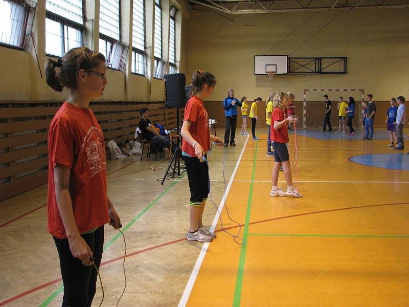 Tělocvična jablunkovské základní školy patřila okresnímu kolu soutěže Odznak Všestrannosti Olympijských Vítězů (OVOV). 