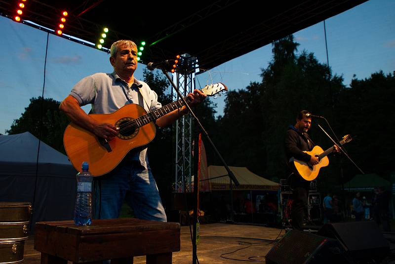 První den festivalu Ladná Čeladná se konal 6. srpna 2021. Na snímku vystoupení Pavla Dobeše.