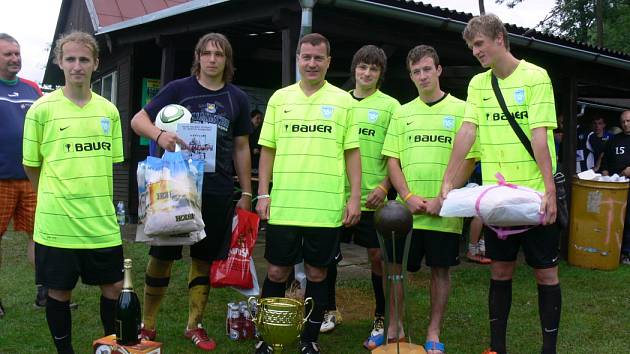 Vítězný tým frýdecko-místeckého Unitedu. Zleva stojí: Jakub Uherek, Jan Balko, Martin Sojka, Marián Causidis, Marek Causidis, Michal Hlaváč. 