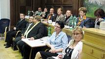 Ve Frýdku-Místku zasedli zastupitelé v mimořádném termínu, aby projednali odpady, převod akcií z kraje na město a zastupování u Nejvyššího správního soudu.
