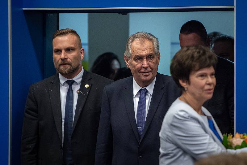 Prvňáky ZŠ Slezská v Třinci přivítal v novém školním roce 2019/2020 prezident ČR Miloš Zeman.