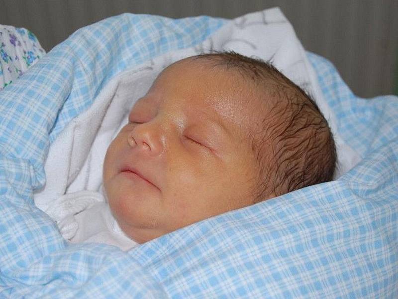 Stanislav Janík, Vělopolí, nar. 9. 11., 48 cm, 2,68 kg, Nemocnice Třinec. 