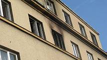 Čtyři zraněné si vyžádal ve čtvrtek 7. října po poledni požár v bytě u náměstí v Brušperku.