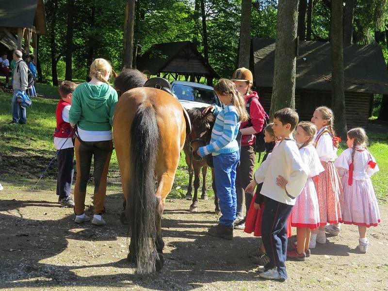 Jablunkov hostil mezinárodní dětský folklorní festival Jackové dětem.