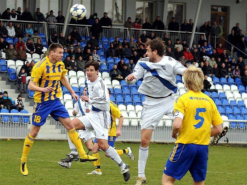 Fotbalisté Frýdku-Místku v úvodním jarním zápase prohráli na svém trávníku s Uničovem 0:1.