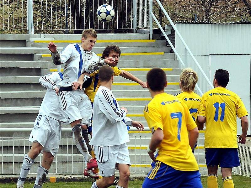 Fotbalisté Frýdku-Místku v úvodním jarním zápase prohráli na svém trávníku s Uničovem 0:1.