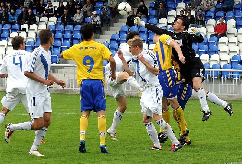 Třetiligoví fotbalisté Frýdku-Místku zdolali v domácím prostředí Uničov 2:0.