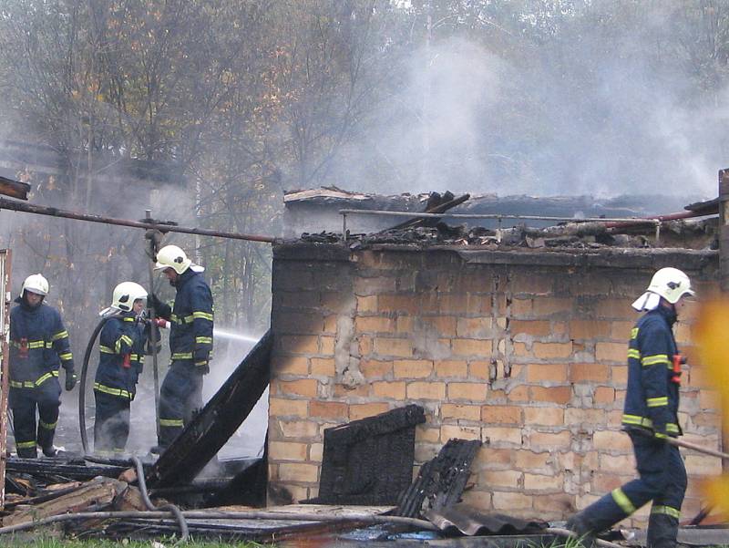 Středeční požár objektu u víceúčelové haly ve Frýdku-Místku. 