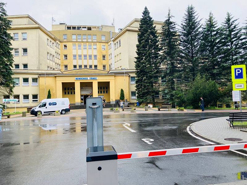 Střelba, nemocnice Třinec-Sosna, fotografie z místa, Třinec, 8. června 2022.